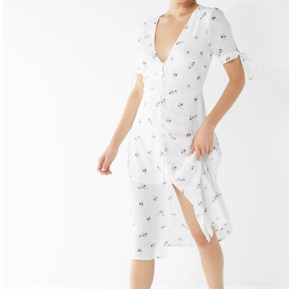 Urban Outfitters Melanie Button Down Lightweight Floral Midi Dress Size M - Picture 3 of 13
